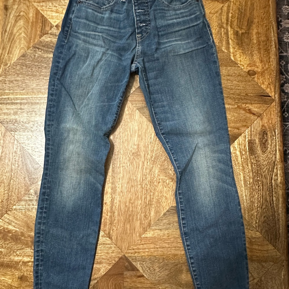 Lucky Brand Blue Skinny Jeans with Classic Denim Style NEW! Size 25